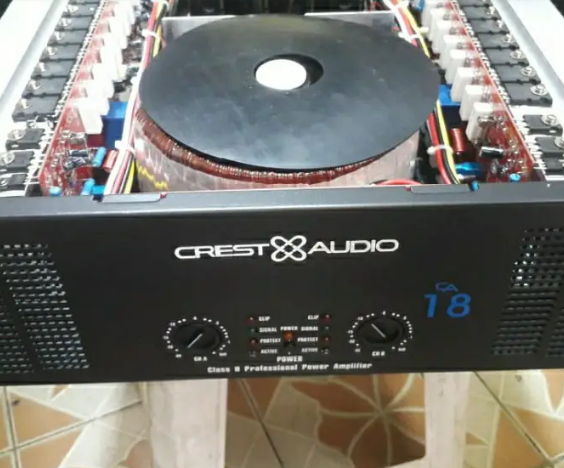 Crest Audio CA18 Power Amp