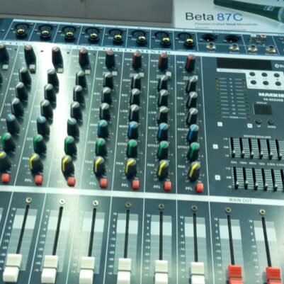Mackie music mixer 8channel
