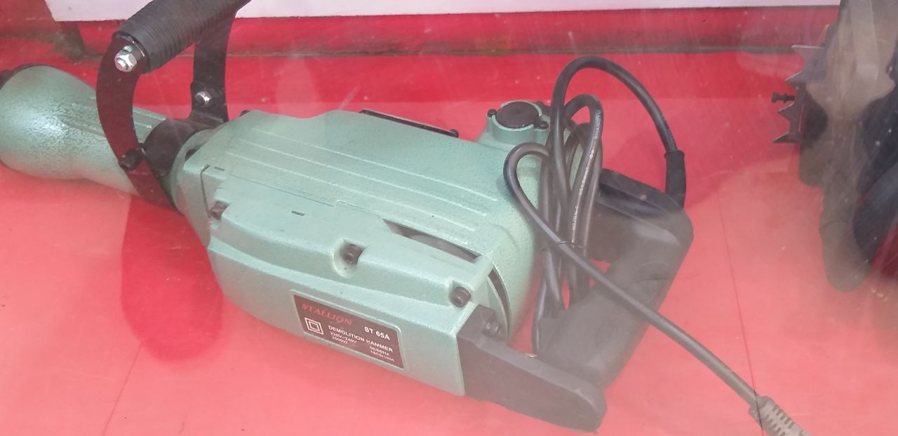 Stallion Demolition Hammer 2500w - Image 2