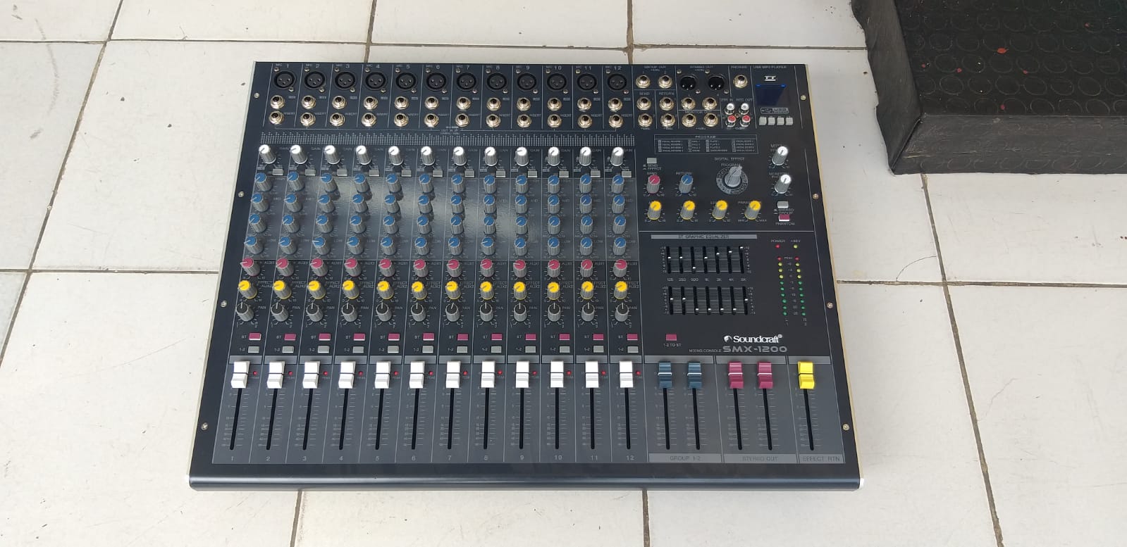 Soundcraft SMX-1200 12channel Professional Plain Mixer