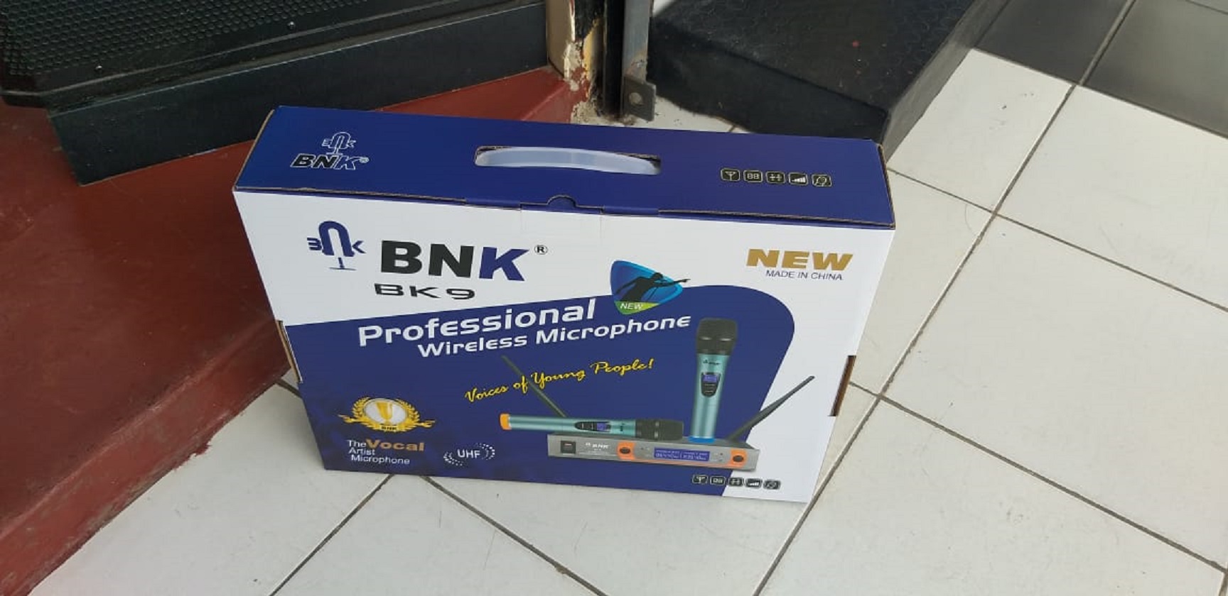 BNK BK9 Professional Wireless Microphone - Image 3
