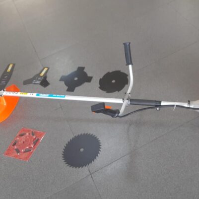 Hawking Brush cutter 4 stroke 8 blades side pack Hawking Brush cutter 4 stroke 8 blades side pack