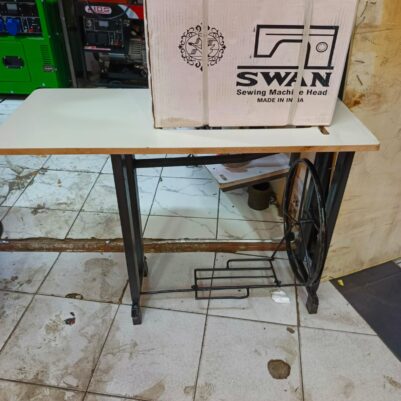 Complete sewing machine with local table Complete sewing machine with local table