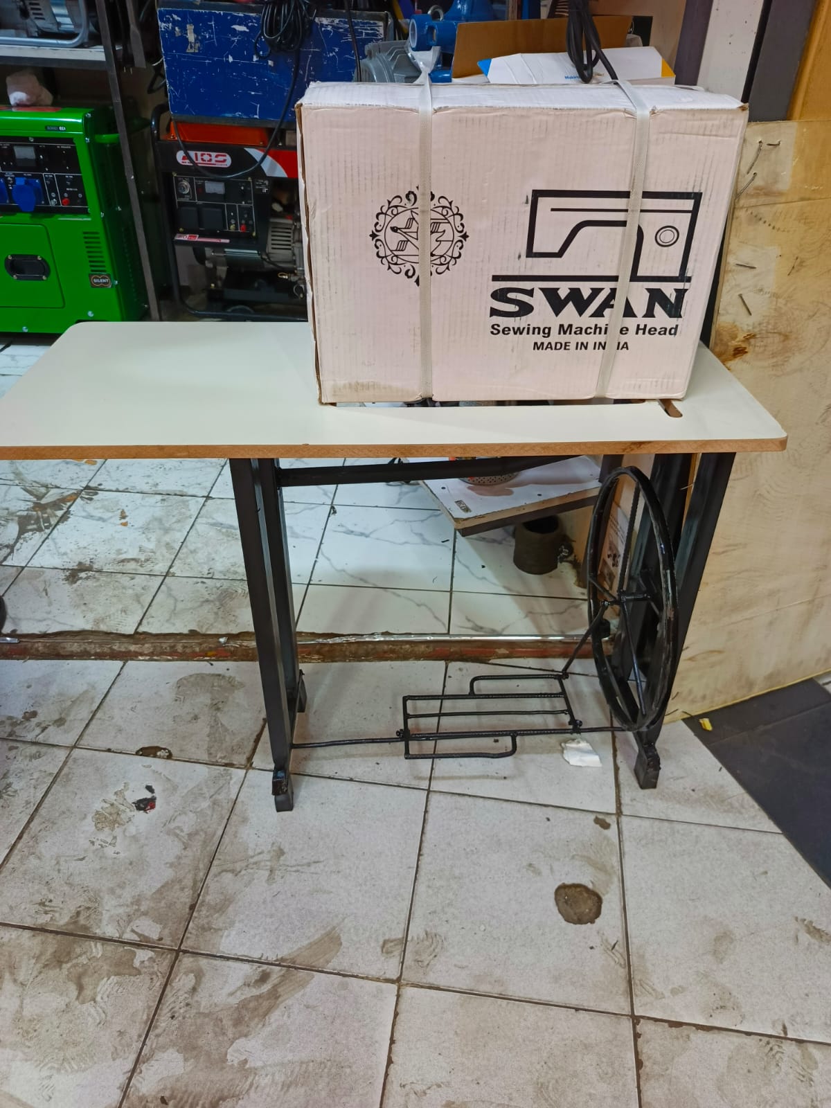 Complete sewing machine with local table Complete sewing machine with local table